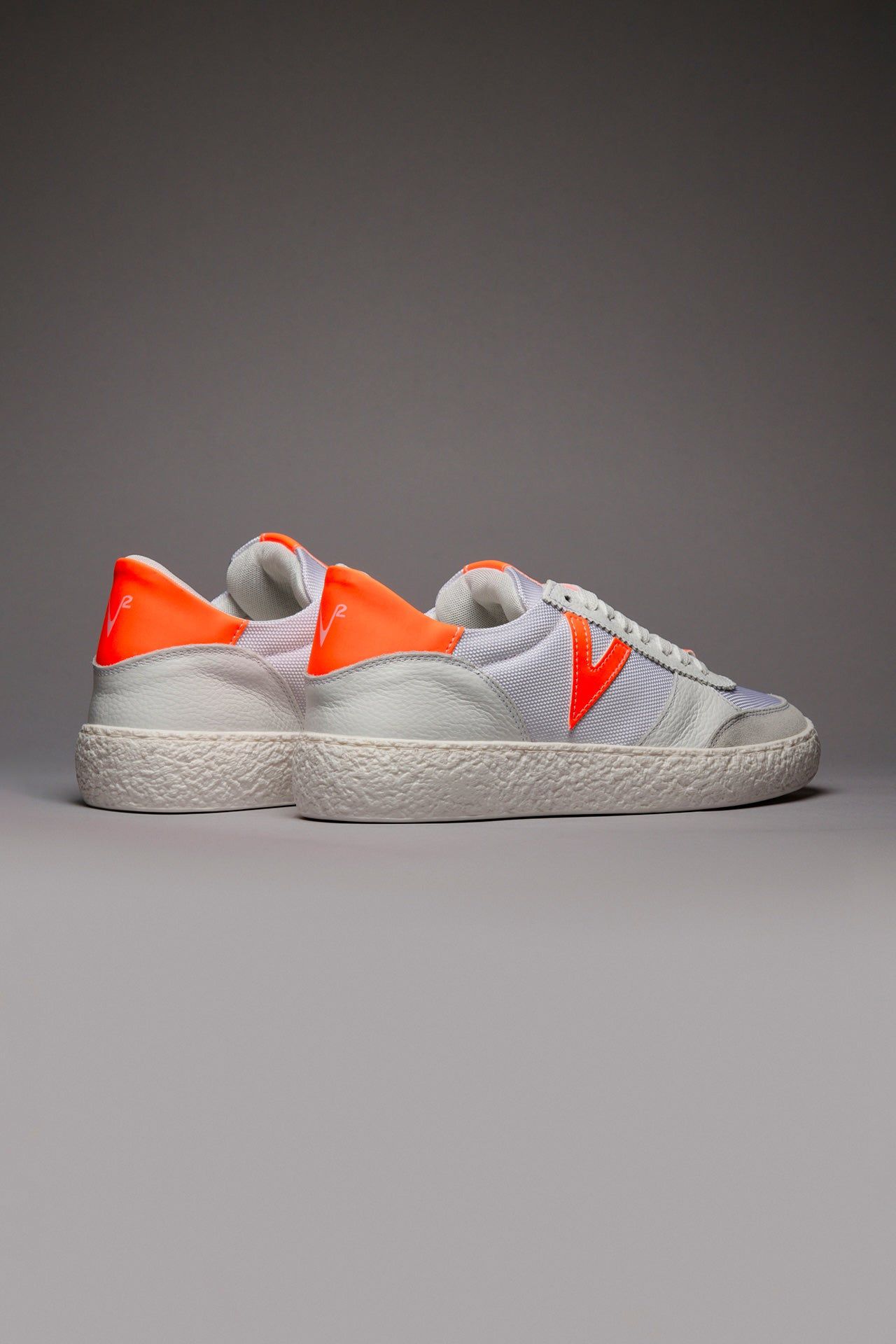 Sneakers V2 modello Atena basse arancione fluo (4)
