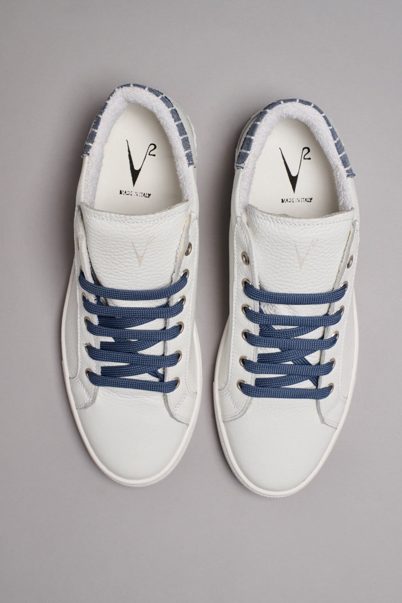 Sneakers V2 modello Tennis basse gessato blu (2)